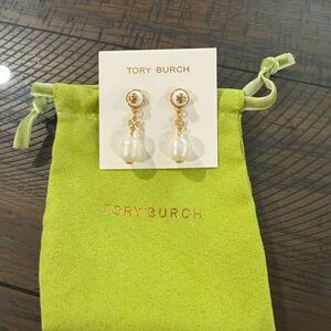 Tory Burch Gold Pearl Drop Earrings white gift logo elegant